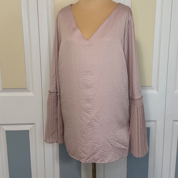 TDC Womens XL Mauve Pink V-Neck Pleated Bell Sleeve Tunic Blouse Hammered Satin - Picture 2 of 8